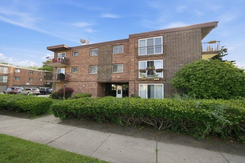 Tiny photo for 10230 Washington Avenue #2C, Oak Lawn, IL 60453 (MLS # 12688754)