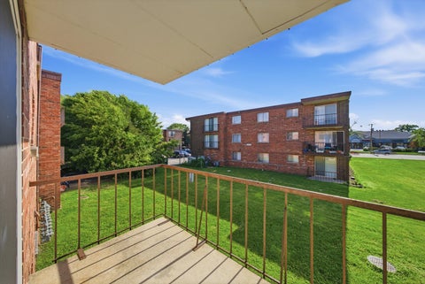 Tiny photo for 10230 Washington Avenue #2C, Oak Lawn, IL 60453 (MLS # 12688754)