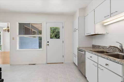 Tiny photo for 1958 CASTLEWOOD Road, Highland Park, IL 60035 (MLS # 12702605)