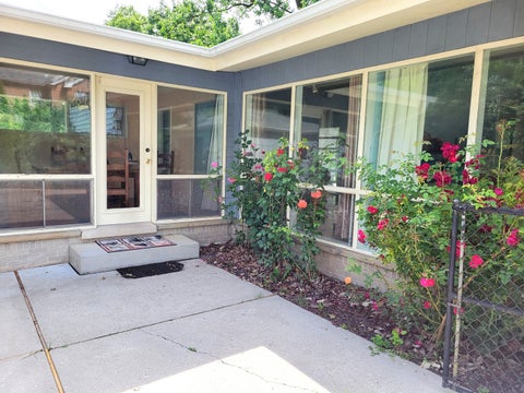 Tiny photo for 1958 CASTLEWOOD Road, Highland Park, IL 60035 (MLS # 12702605)