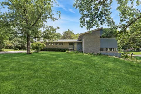 Tiny photo for 1958 CASTLEWOOD Road, Highland Park, IL 60035 (MLS # 12702605)