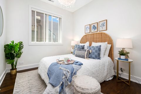 Tiny photo for 2908 N Burling Street #3, Chicago, IL 60657 (MLS # 12623921)