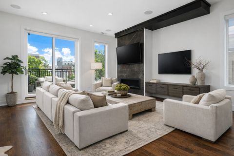Tiny photo for 2908 N Burling Street #3, Chicago, IL 60657 (MLS # 12623921)