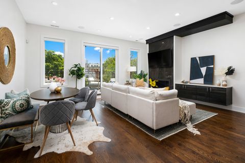 Tiny photo for 2908 N Burling Street #3, Chicago, IL 60657 (MLS # 12623921)