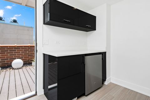Tiny photo for 2908 N Burling Street #3, Chicago, IL 60657 (MLS # 12623921)