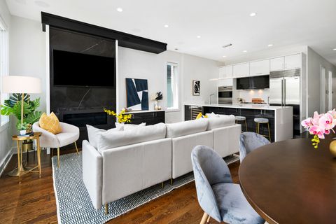 Tiny photo for 2908 N Burling Street #3, Chicago, IL 60657 (MLS # 12623921)