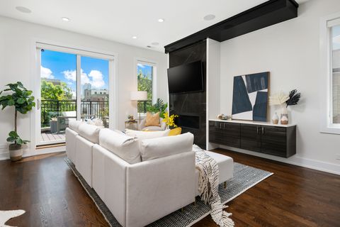 Tiny photo for 2908 N Burling Street #3, Chicago, IL 60657 (MLS # 12623921)