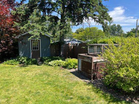 Tiny photo for 3223 Kenwood Avenue, Davenport, IA 52807 (MLS # 12669473)