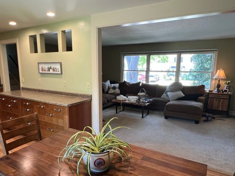 Tiny photo for 3223 Kenwood Avenue, Davenport, IA 52807 (MLS # 12669473)