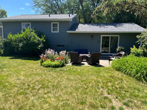 Tiny photo for 3223 Kenwood Avenue, Davenport, IA 52807 (MLS # 12669473)