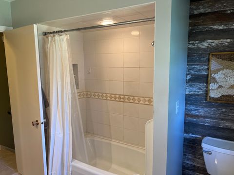 Tiny photo for 3223 Kenwood Avenue, Davenport, IA 52807 (MLS # 12669473)