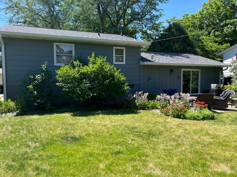 Tiny photo for 3223 Kenwood Avenue, Davenport, IA 52807 (MLS # 12669473)