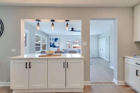 Tiny photo for 502 Oakton Street, Elk Grove Village, IL 60007 (MLS # 12551763)