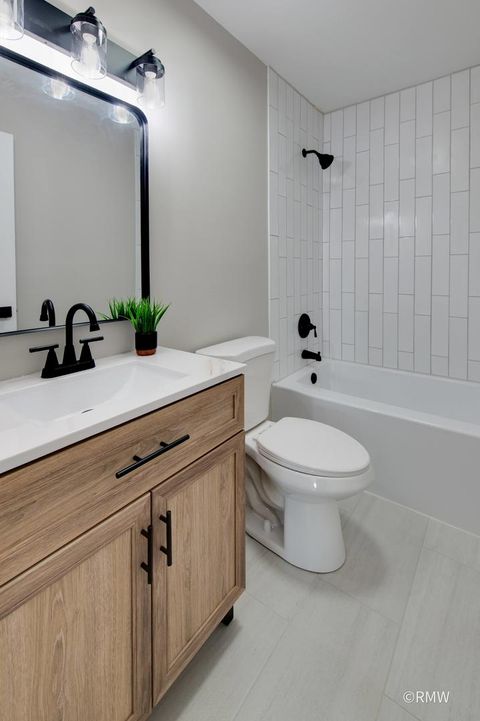 Tiny photo for 502 Oakton Street, Elk Grove Village, IL 60007 (MLS # 12551763)