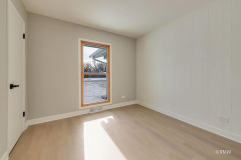 Tiny photo for 502 Oakton Street, Elk Grove Village, IL 60007 (MLS # 12551763)