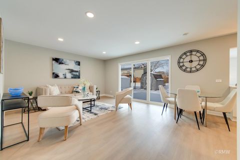 Tiny photo for 502 Oakton Street, Elk Grove Village, IL 60007 (MLS # 12551763)