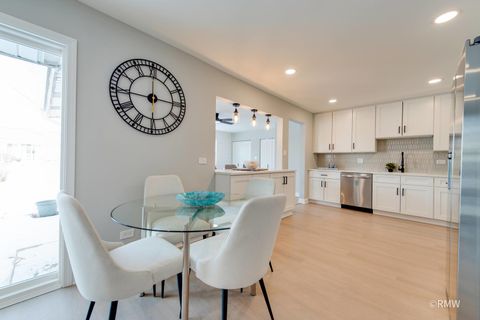 Tiny photo for 502 Oakton Street, Elk Grove Village, IL 60007 (MLS # 12551763)