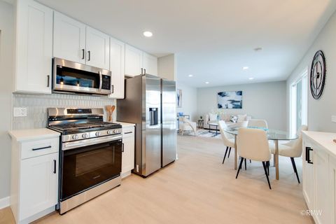 Tiny photo for 502 Oakton Street, Elk Grove Village, IL 60007 (MLS # 12551763)