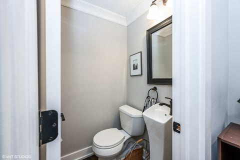 Tiny photo for 2350 N Kedzie Avenue #F, Chicago, IL 60647 (MLS # 12672202)