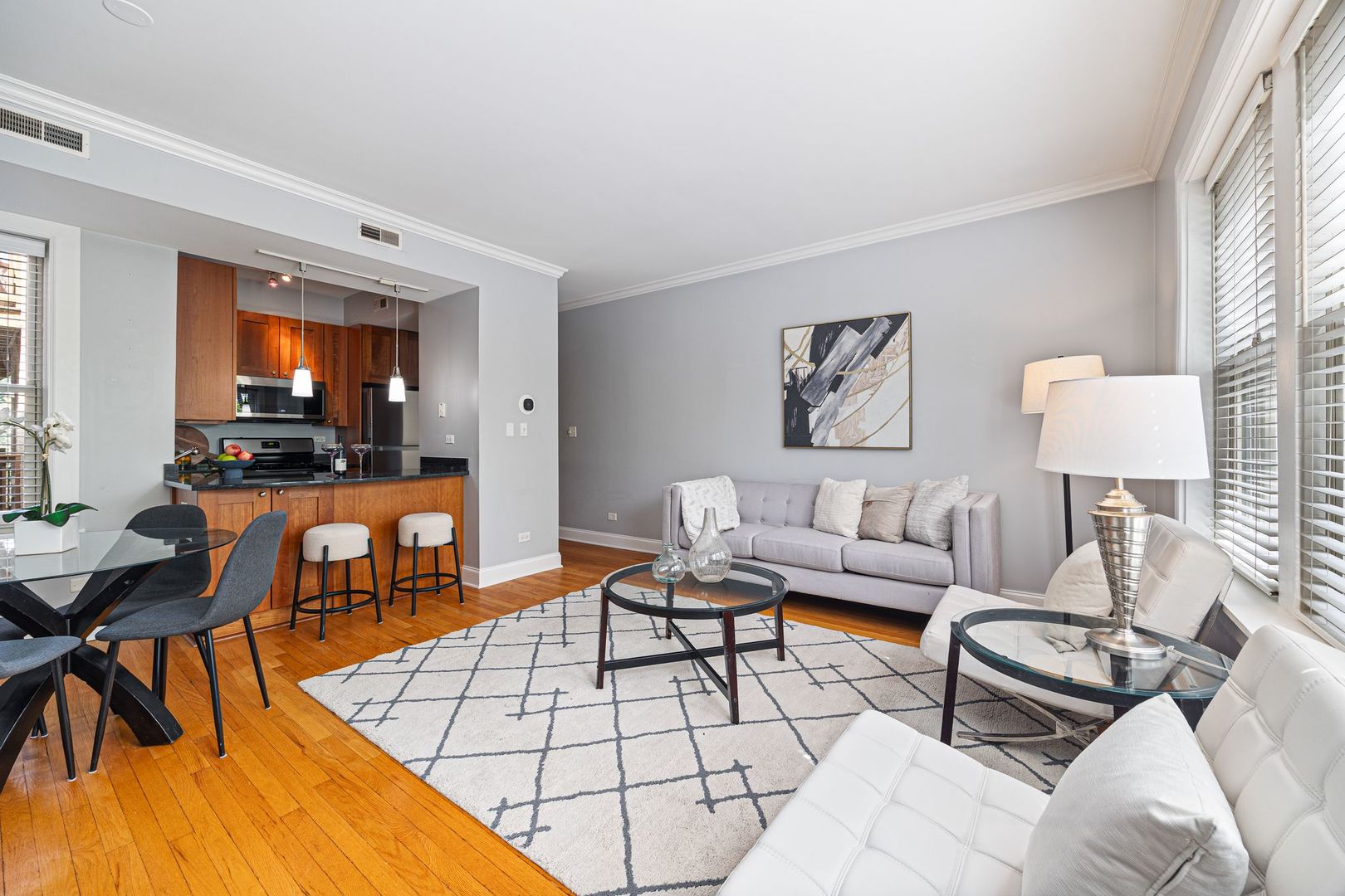 2150 W Ainslie Street 3E