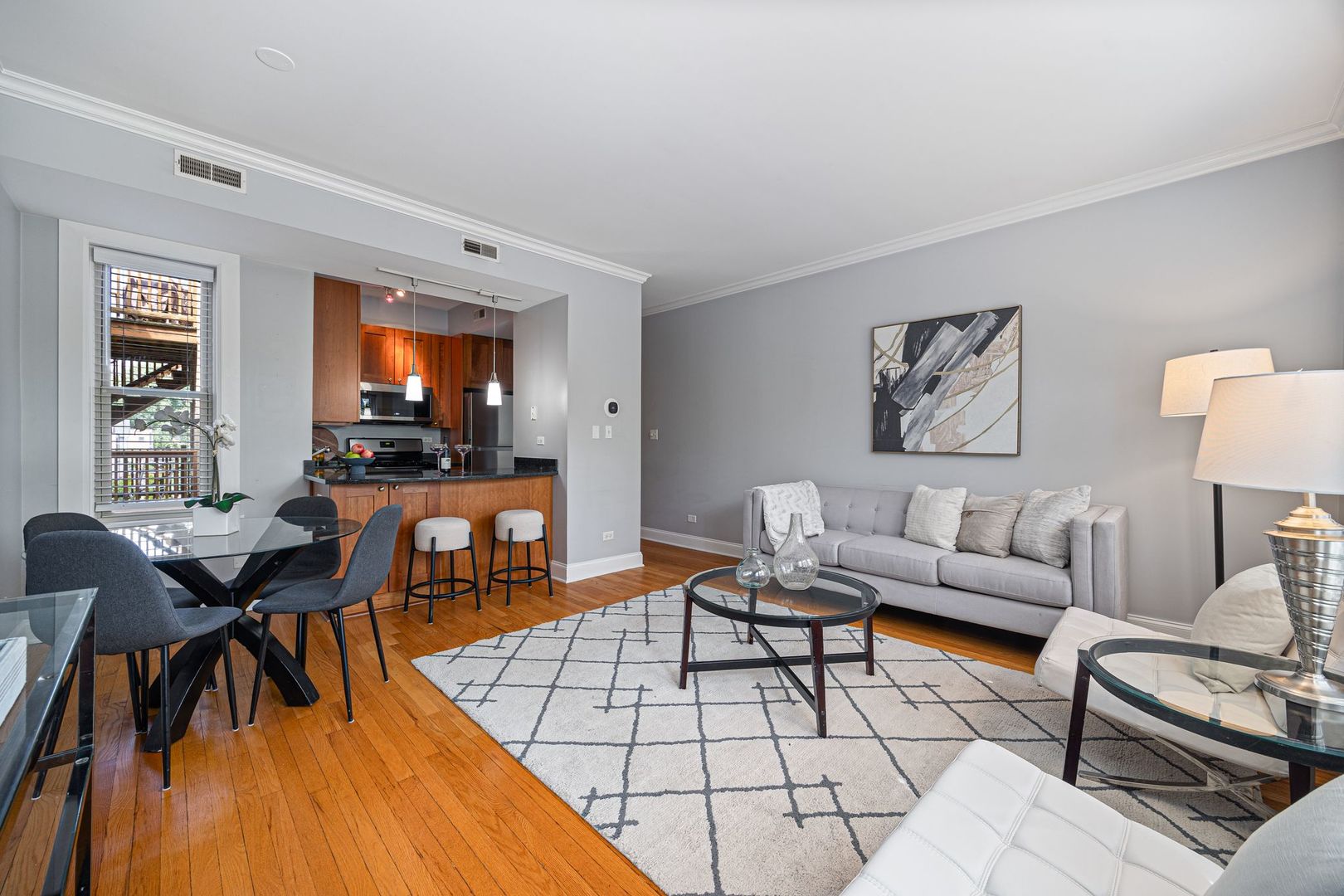 2150 W Ainslie Street 3E