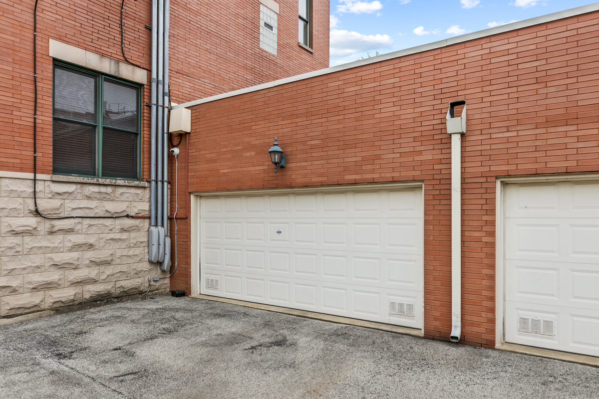 1151 E 45th Street 1151