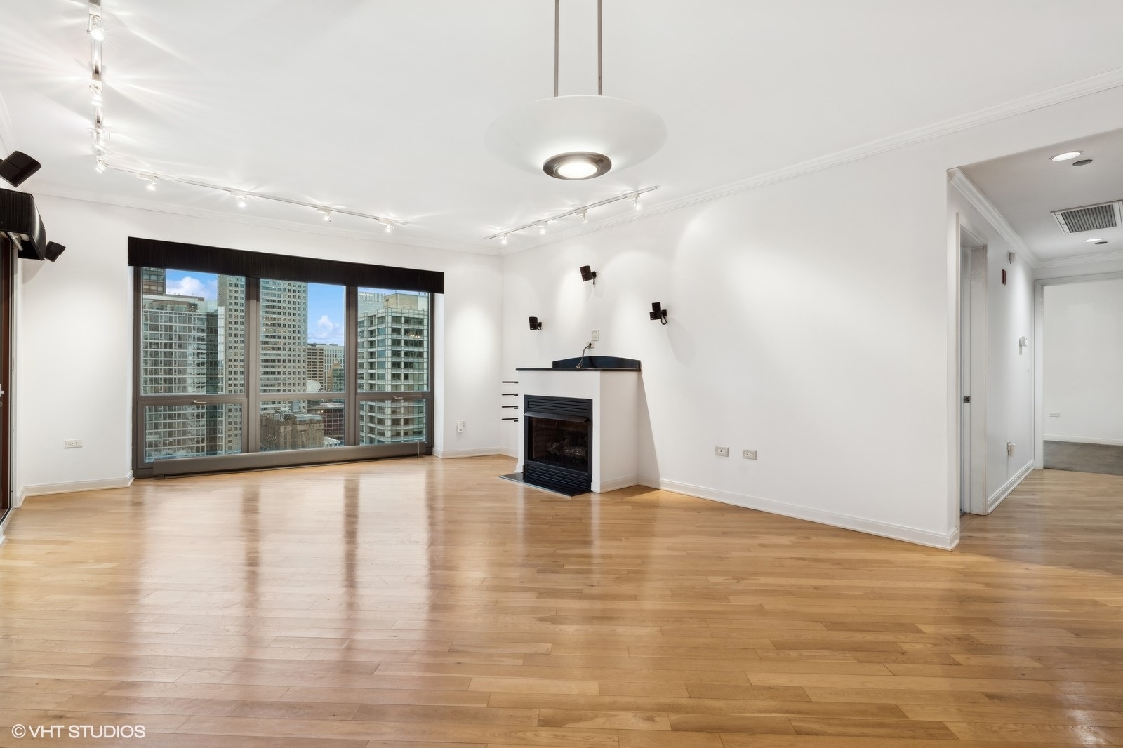 130 N Garland Court 3202
