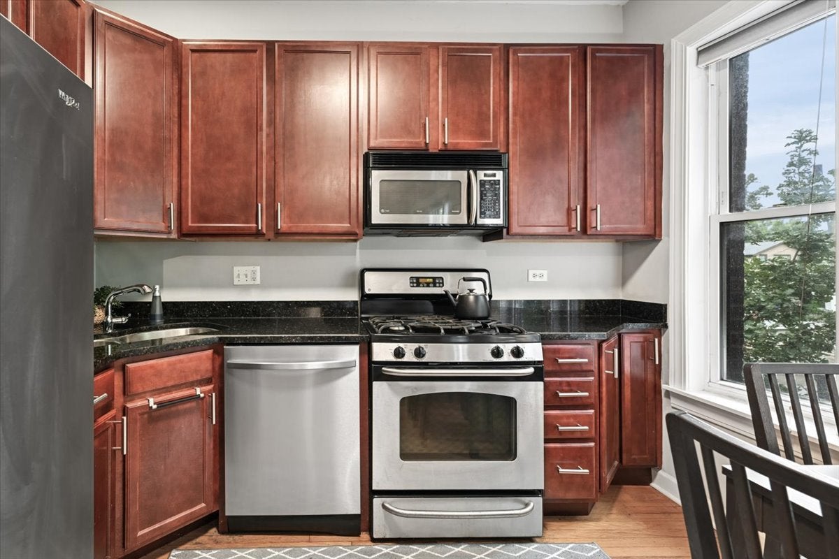2920 W Berteau Avenue 2