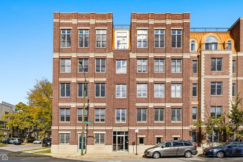 2622 W Diversey Avenue 501 Chicago IL 60647