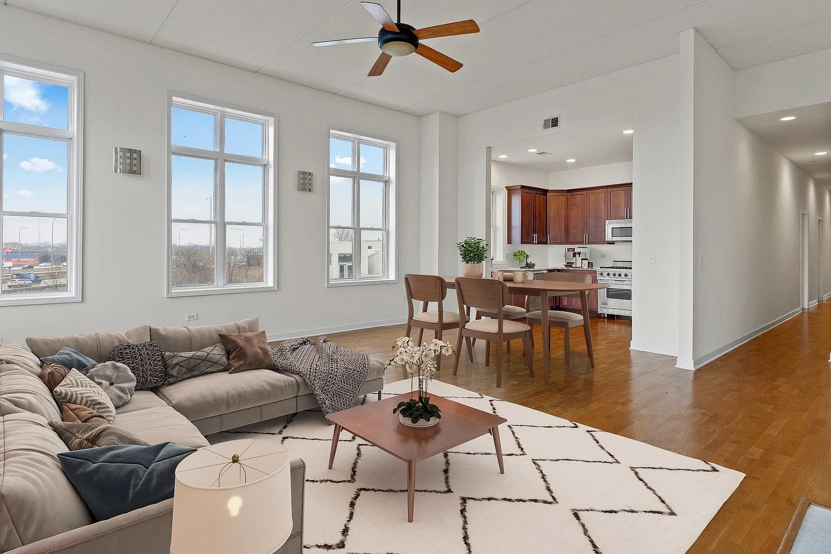 2622 W Diversey Avenue 501