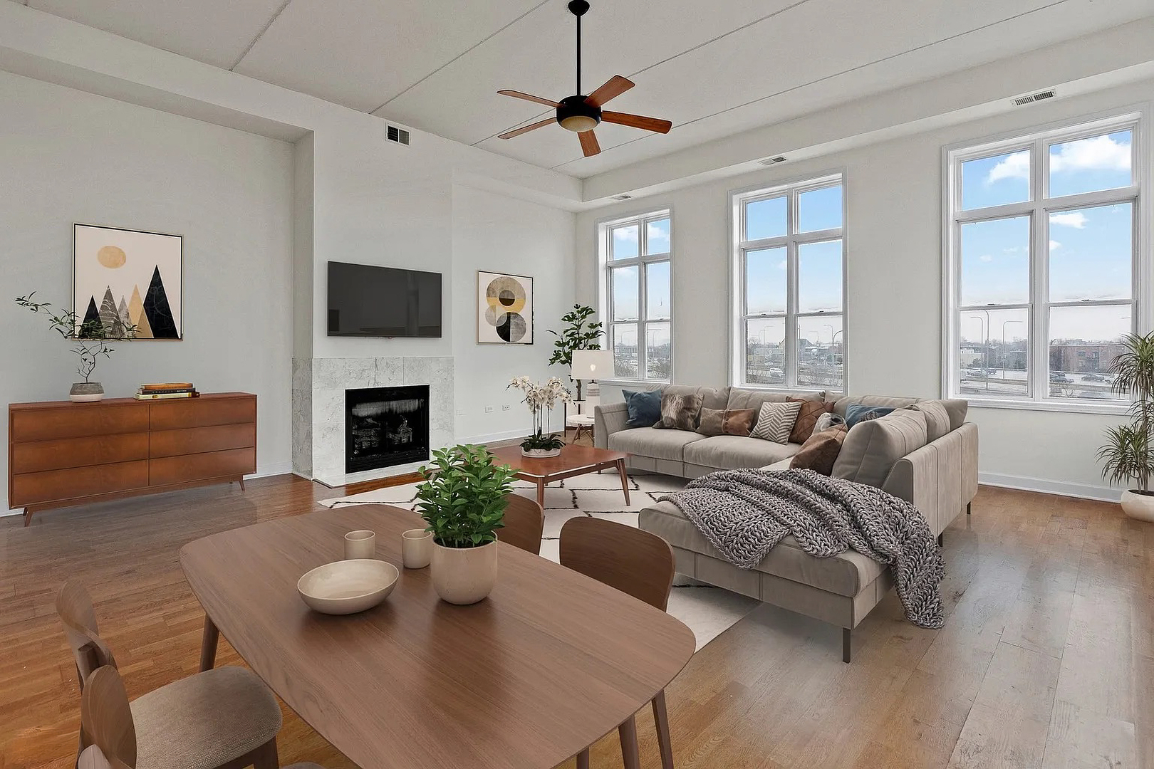 2622 W Diversey Avenue 501