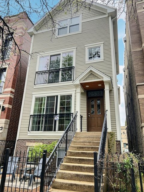 2538 N Southport Avenue 2R Chicago IL 60614