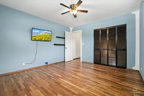 Tiny photo for 133 E Berkley Lane, Hoffman Estates, IL 60169 (MLS # 12696431)