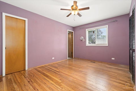 Tiny photo for 133 E Berkley Lane, Hoffman Estates, IL 60169 (MLS # 12696431)