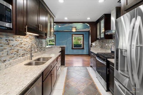 Tiny photo for 133 E Berkley Lane, Hoffman Estates, IL 60169 (MLS # 12696431)