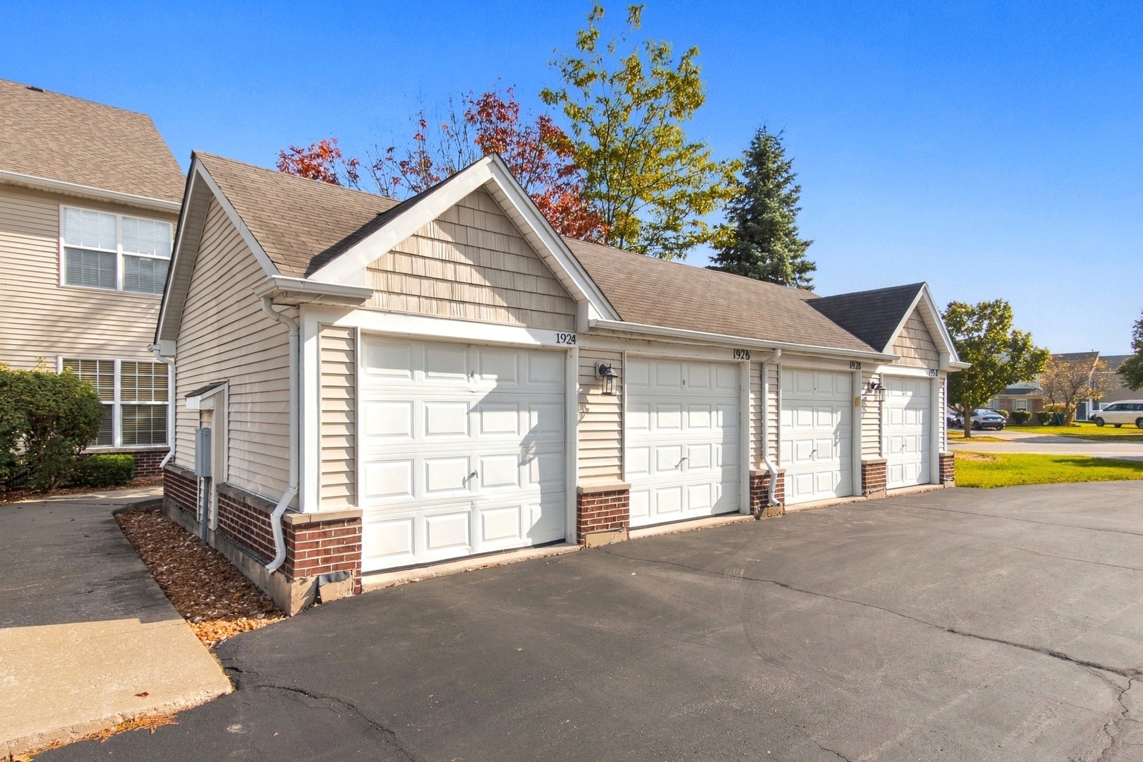 1926 Parkside Drive 1926