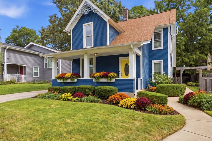 Photo 1 of 35 — 602 S 5th Avenue, St. Charles, IL 60174