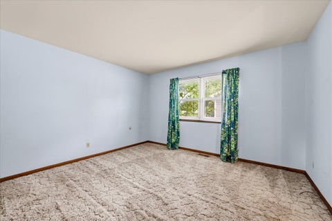 Tiny photo for 482 Pinewood Drive, North Aurora, IL 60542 (MLS # 12732133)