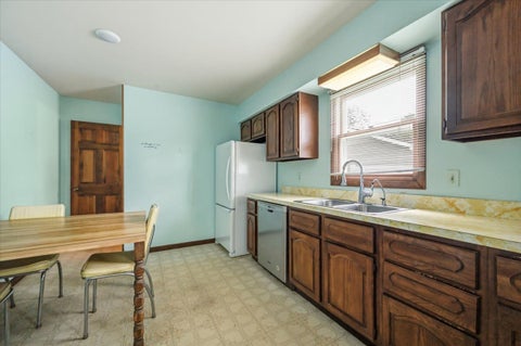 Tiny photo for 482 Pinewood Drive, North Aurora, IL 60542 (MLS # 12732133)