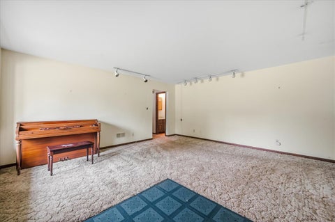 Tiny photo for 482 Pinewood Drive, North Aurora, IL 60542 (MLS # 12732133)