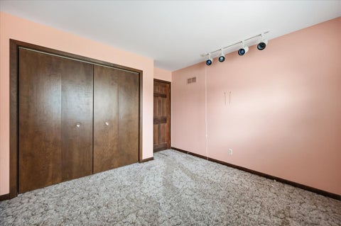 Tiny photo for 482 Pinewood Drive, North Aurora, IL 60542 (MLS # 12732133)