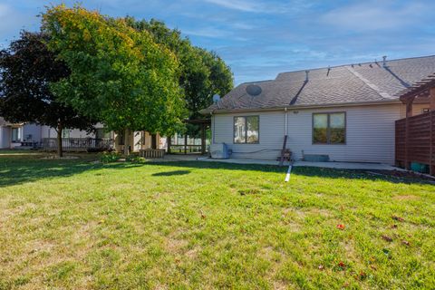 Tiny photo for 1414B Tamarack Cc Trail, Normal, IL 61761 (MLS # 12492048)