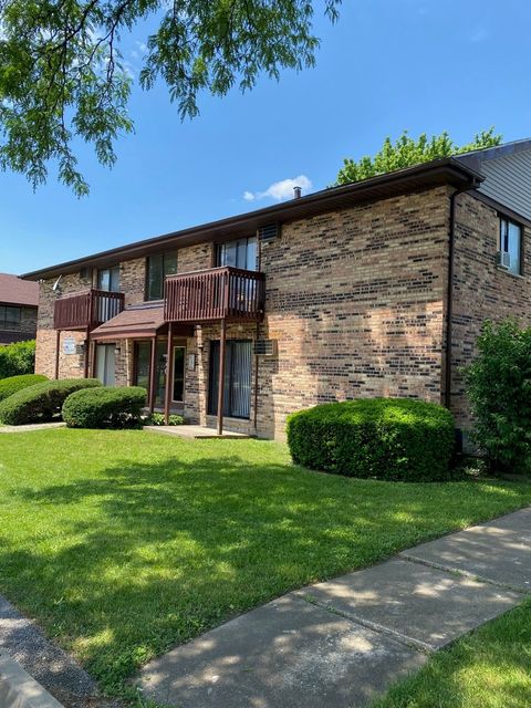 540 CREEKWOOD Court Westmont IL 60559