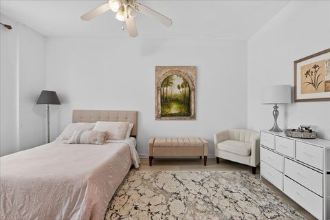 Tiny photo for 6101 N Sheridan Road #12E, Chicago, IL 60660 (MLS # 12450523)