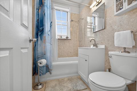 Tiny photo for 6101 N Sheridan Road #12E, Chicago, IL 60660 (MLS # 12450523)
