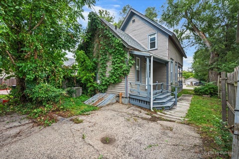 Tiny photo for 679 Villa Street, Elgin, IL 60120 (MLS # 12762758)