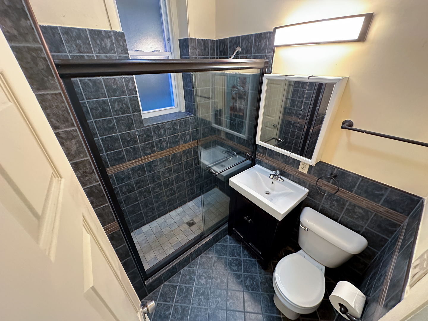 2126 N SHEFFIELD Avenue 1