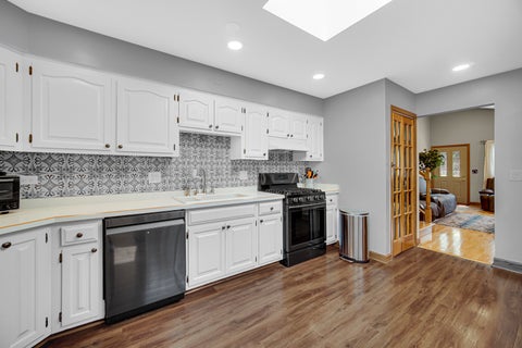 Tiny photo for 557 W Crockett Avenue, Elmhurst, IL 60126 (MLS # 12628053)