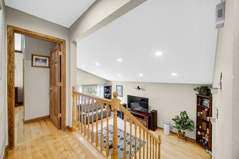 Tiny photo for 557 W Crockett Avenue, Elmhurst, IL 60126 (MLS # 12628053)