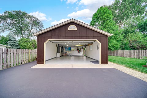 Tiny photo for 557 W Crockett Avenue, Elmhurst, IL 60126 (MLS # 12628053)